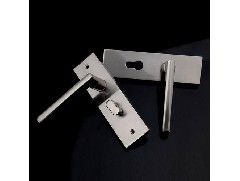 家里臥室門反鎖翻開技巧？